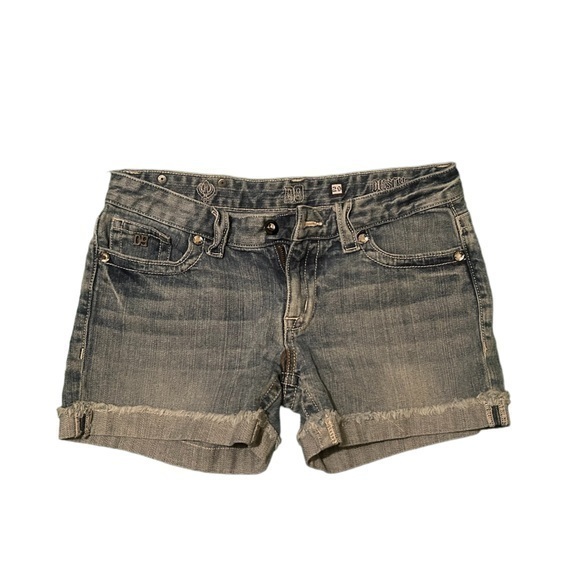 D9 Dusty Shorts - Picture 1 of 7